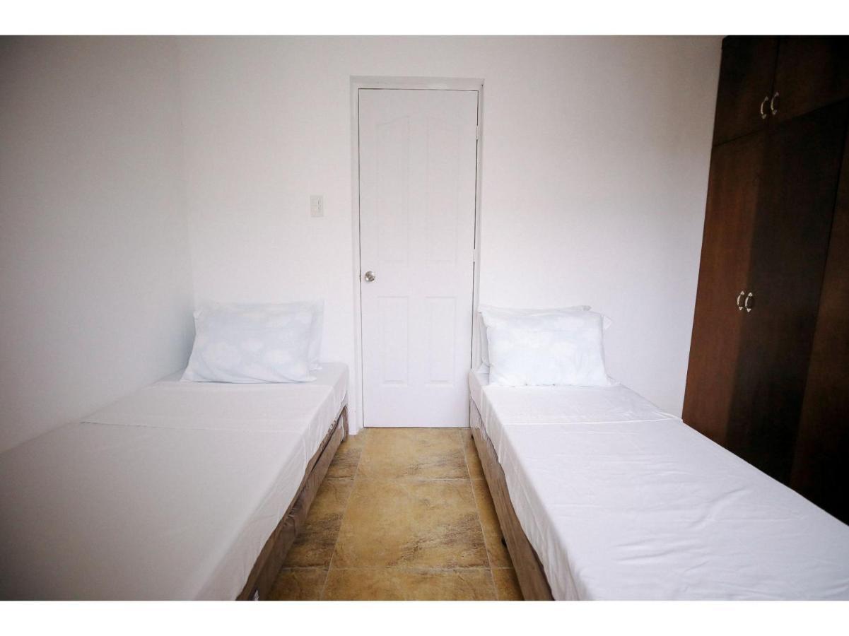 Oyo 789 Abn Residences バコロ エクステリア 写真